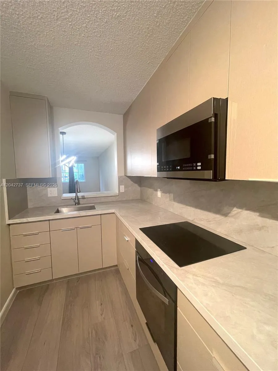 2151 NW 77th Way #102 Pembroke Pines, FL 33024