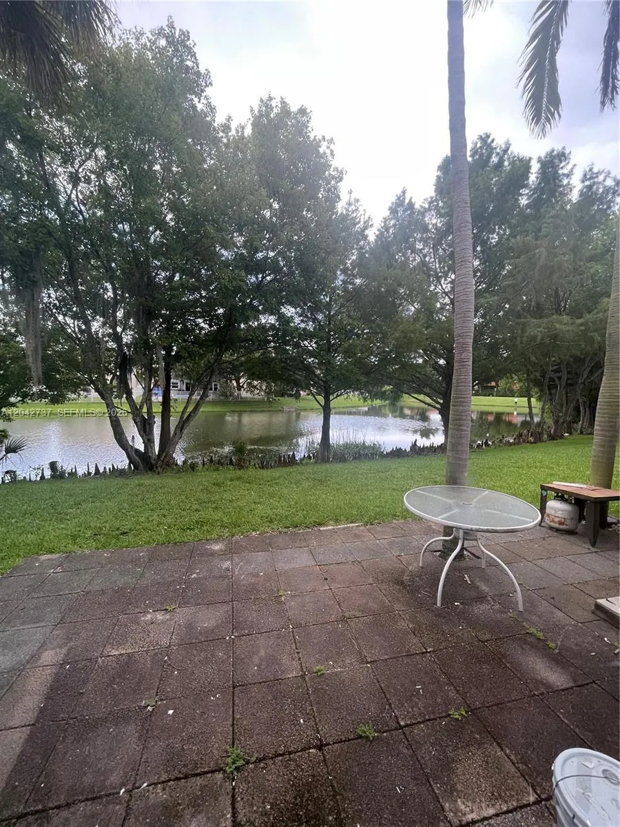 2151 NW 77th Way #102 Pembroke Pines, FL 33024