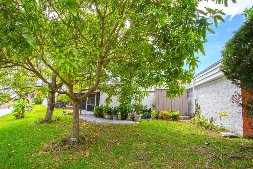 9675 NW 26th Pl #5 Sunrise, FL 33322