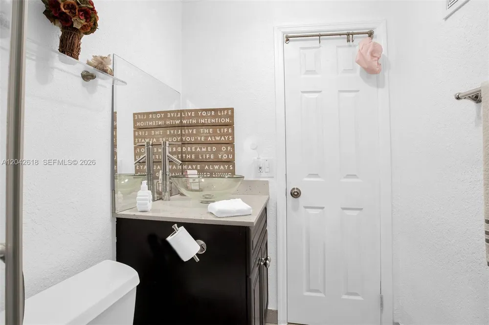 9675 NW 26th Pl #5 Sunrise, FL 33322