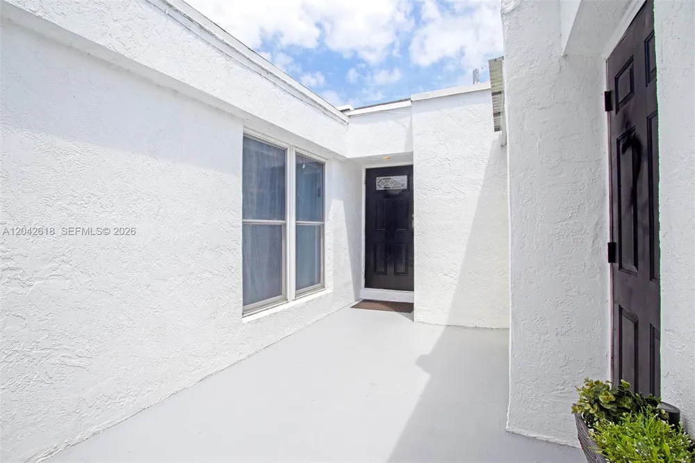 9675 NW 26th Pl #5 Sunrise, FL 33322
