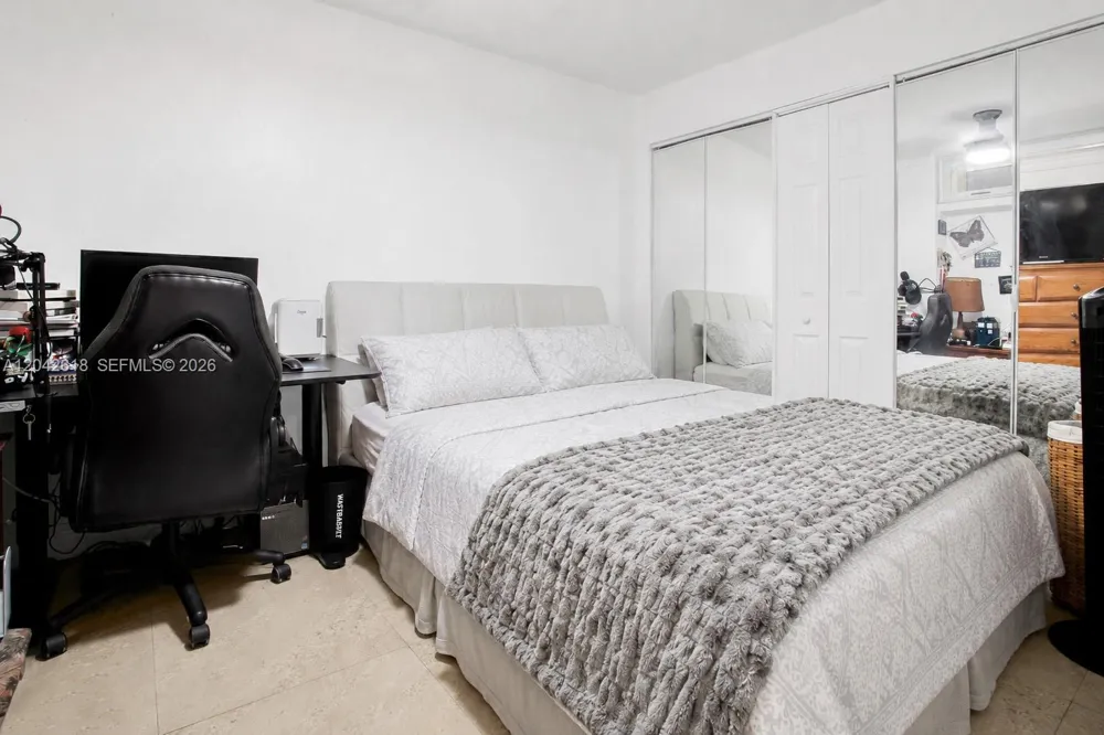 9675 NW 26th Pl #5 Sunrise, FL 33322