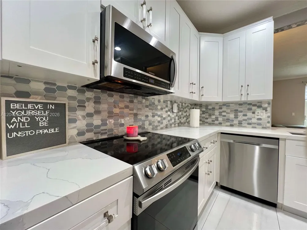 8917 NW 54th St Sunrise, FL 33351