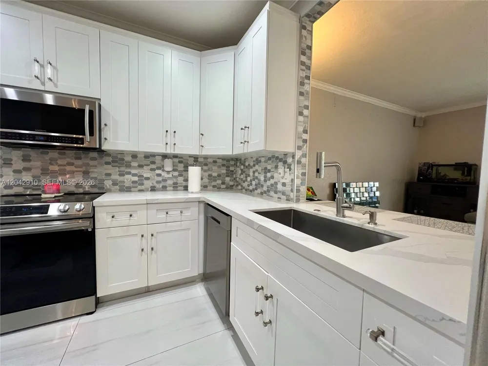 8917 NW 54th St Sunrise, FL 33351