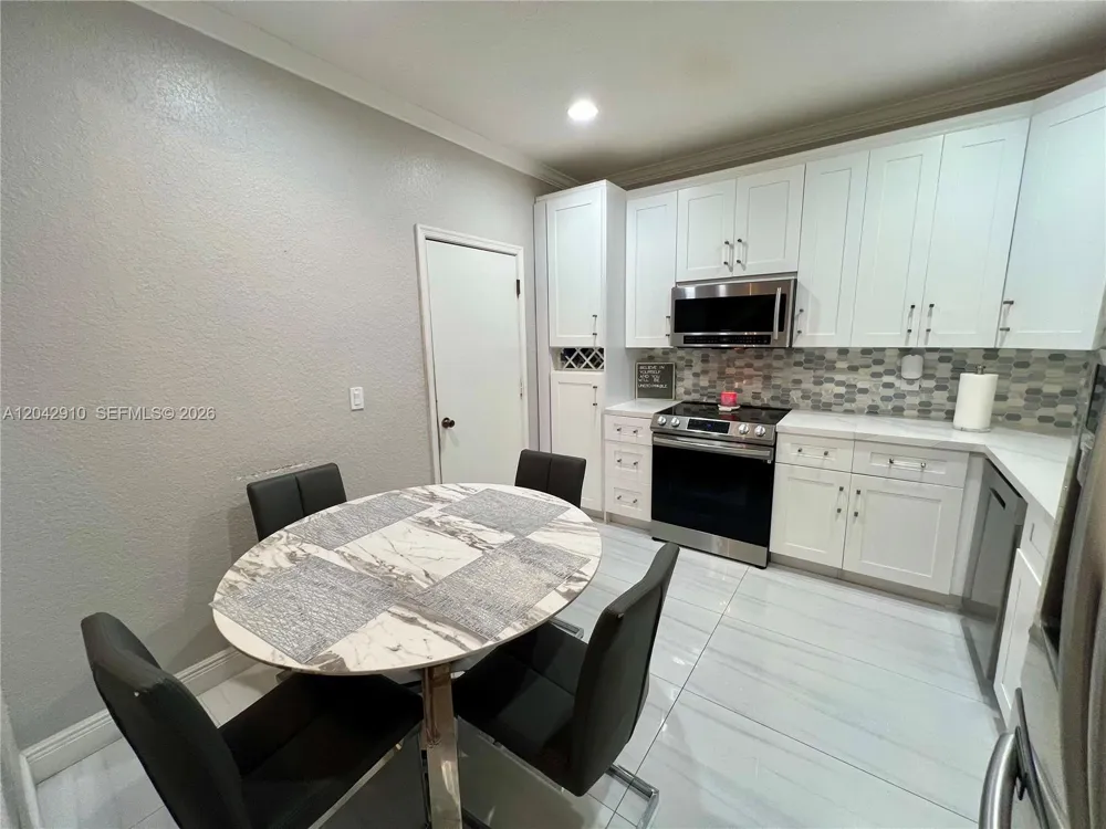 8917 NW 54th St Sunrise, FL 33351