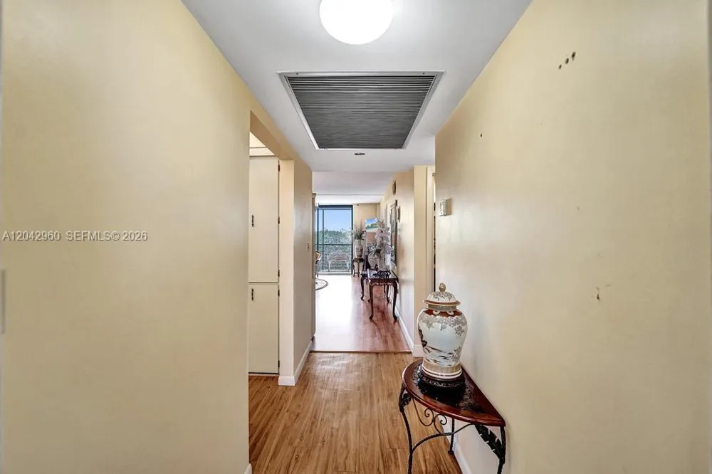 1000 Colony Point Cir #422 Pembroke Pines, FL 33026