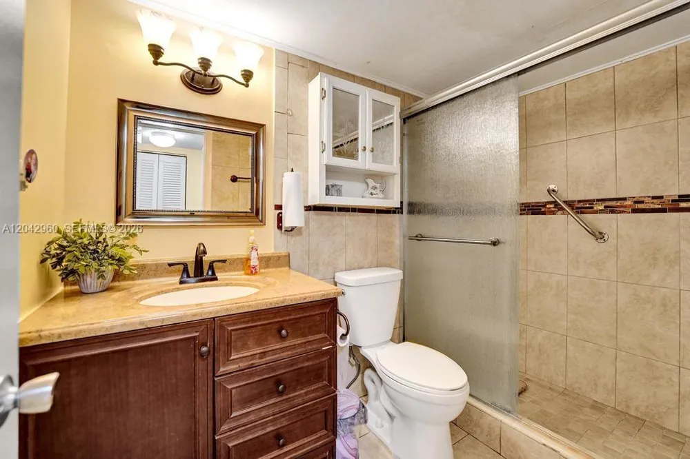 1000 Colony Point Cir #422 Pembroke Pines, FL 33026