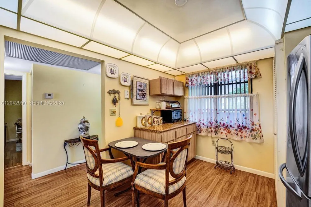 1000 Colony Point Cir #422 Pembroke Pines, FL 33026