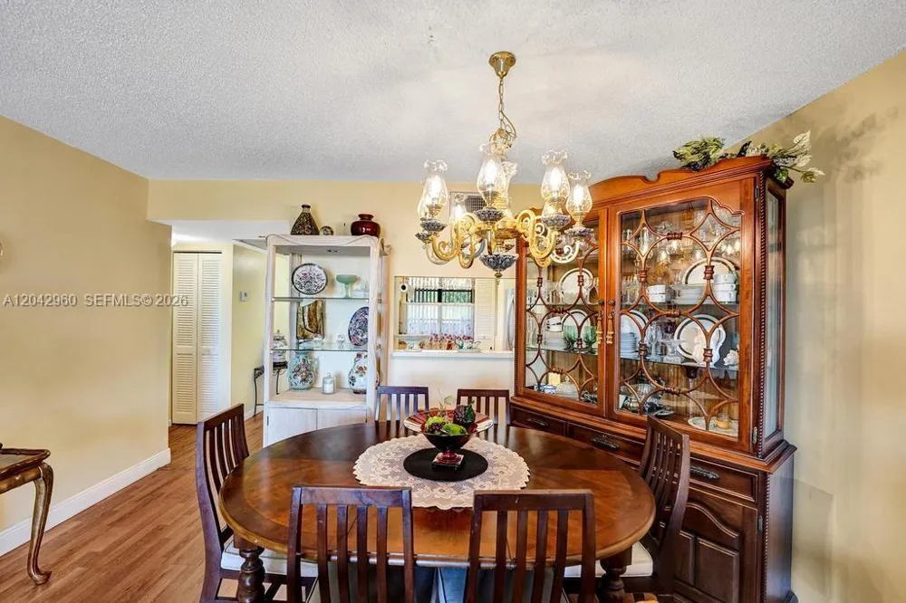 1000 Colony Point Cir #422 Pembroke Pines, FL 33026