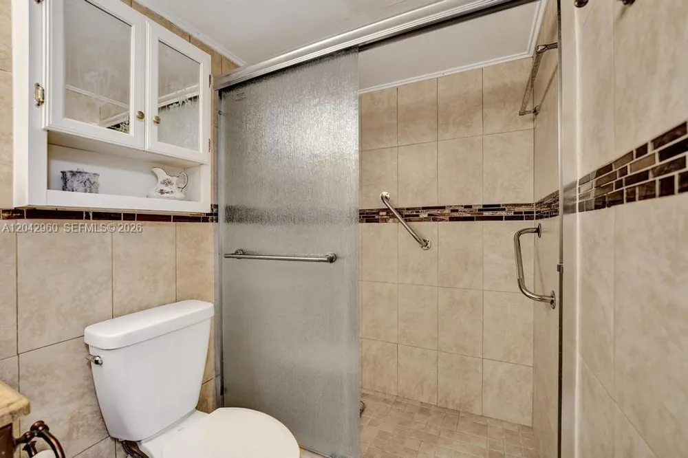 1000 Colony Point Cir #422 Pembroke Pines, FL 33026