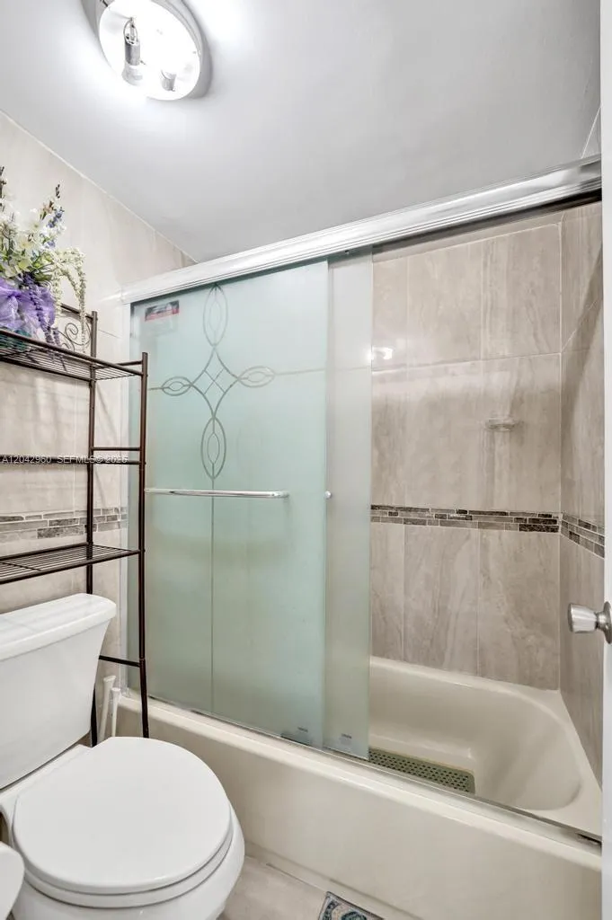1000 Colony Point Cir #422 Pembroke Pines, FL 33026