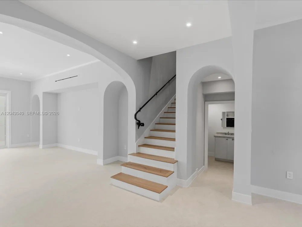 6333 SW 69th St South Miami, FL 33143