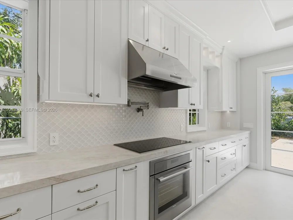 6333 SW 69th St South Miami, FL 33143