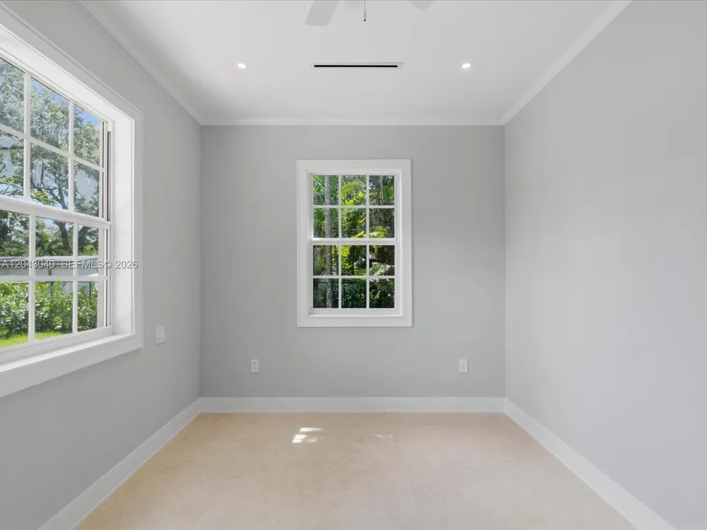 6333 SW 69th St South Miami, FL 33143
