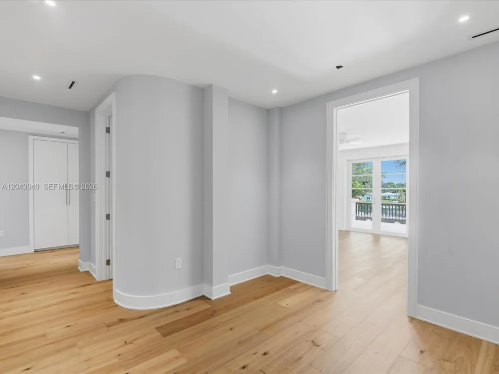 6333 SW 69th St South Miami, FL 33143