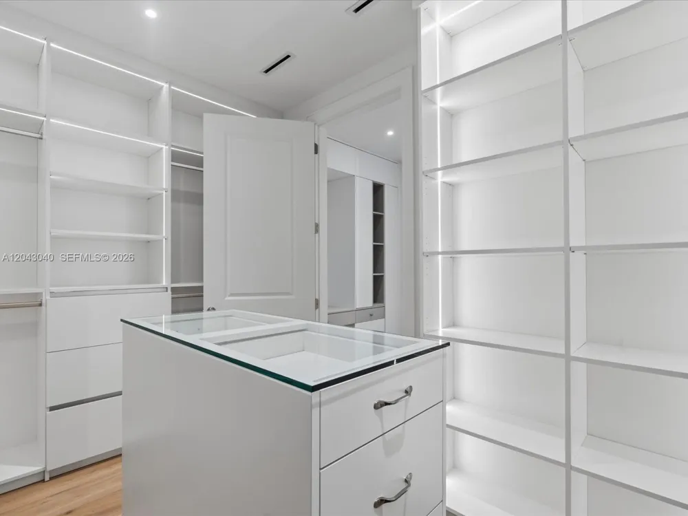 6333 SW 69th St South Miami, FL 33143