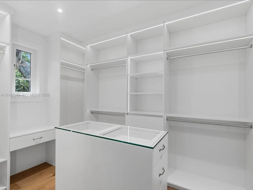 6333 SW 69th St South Miami, FL 33143