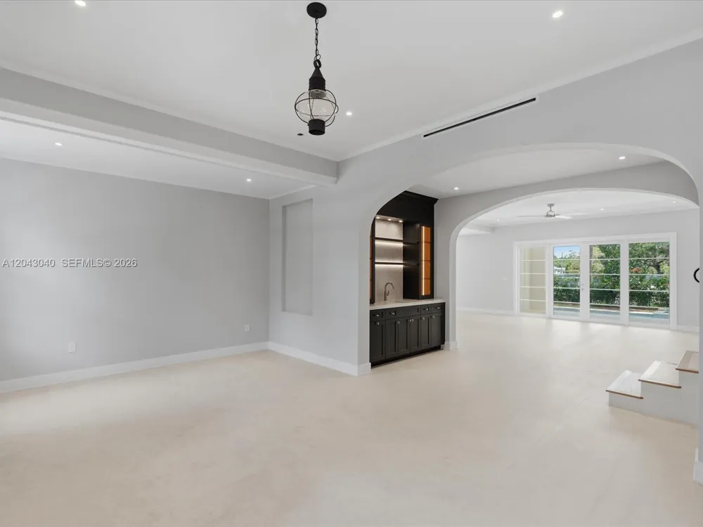 6333 SW 69th St South Miami, FL 33143