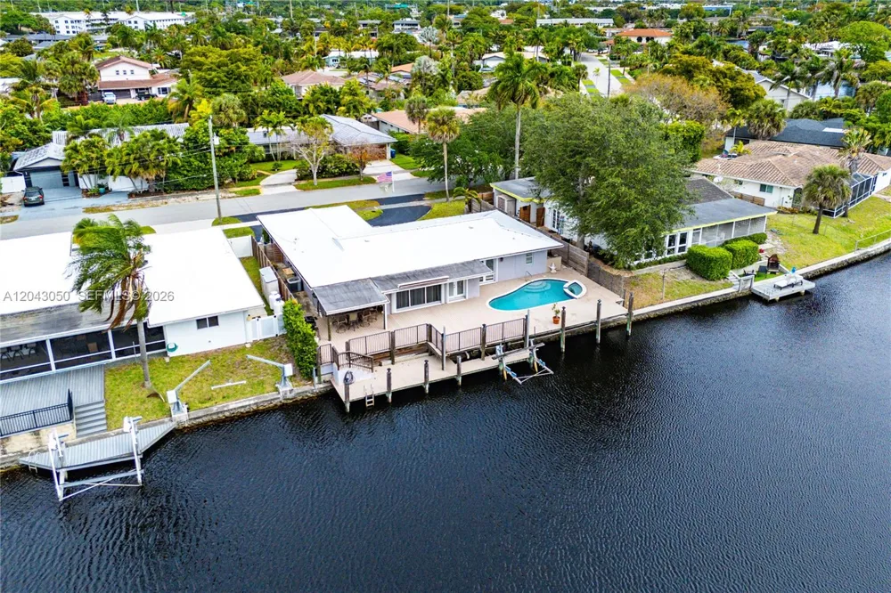 2832 NW 10th Ave Wilton Manors, FL 33311