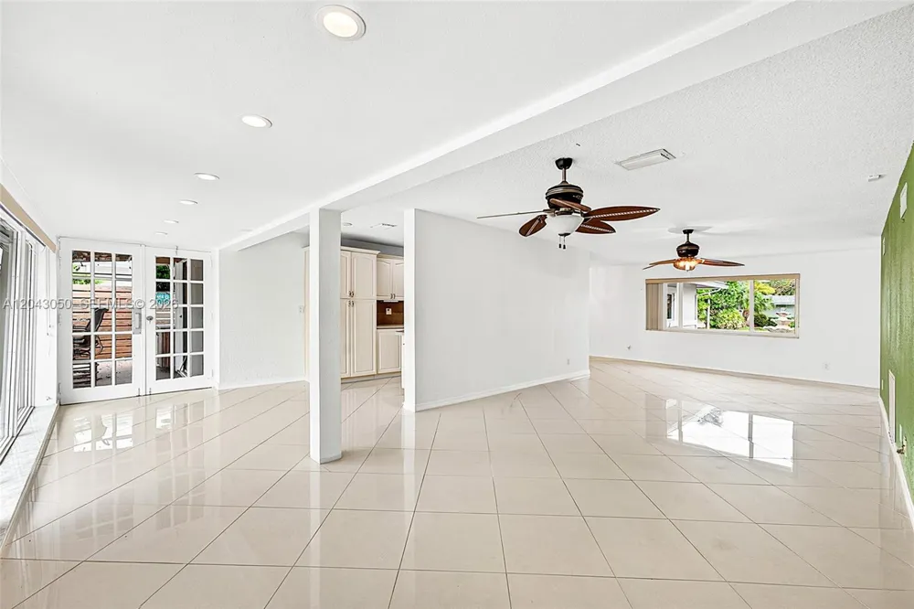 2832 NW 10th Ave Wilton Manors, FL 33311
