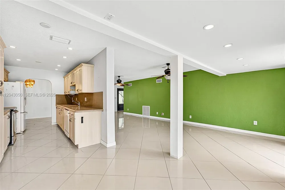 2832 NW 10th Ave Wilton Manors, FL 33311