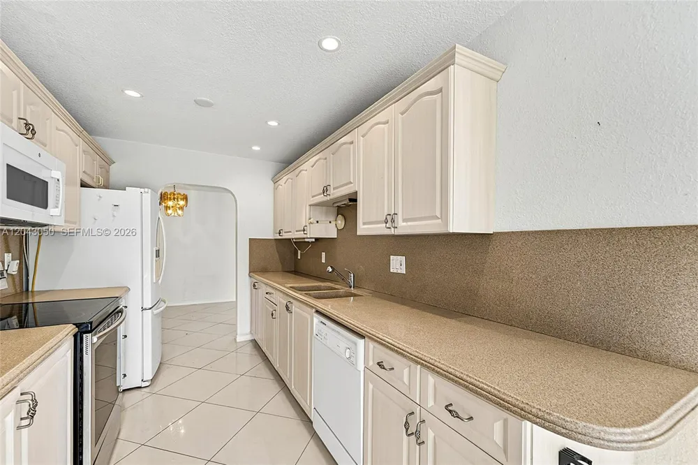2832 NW 10th Ave Wilton Manors, FL 33311