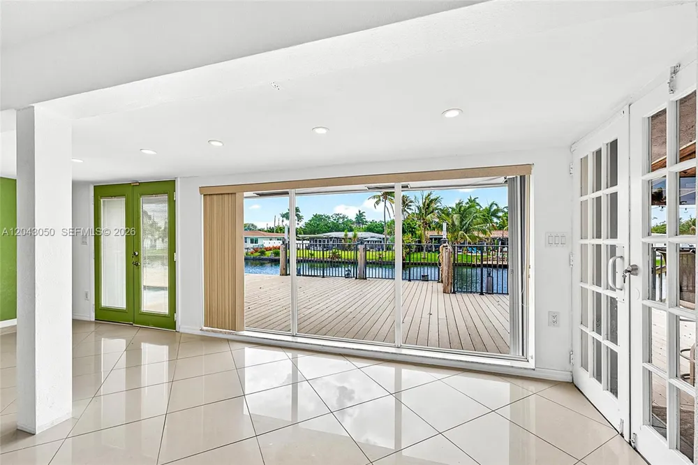 2832 NW 10th Ave Wilton Manors, FL 33311