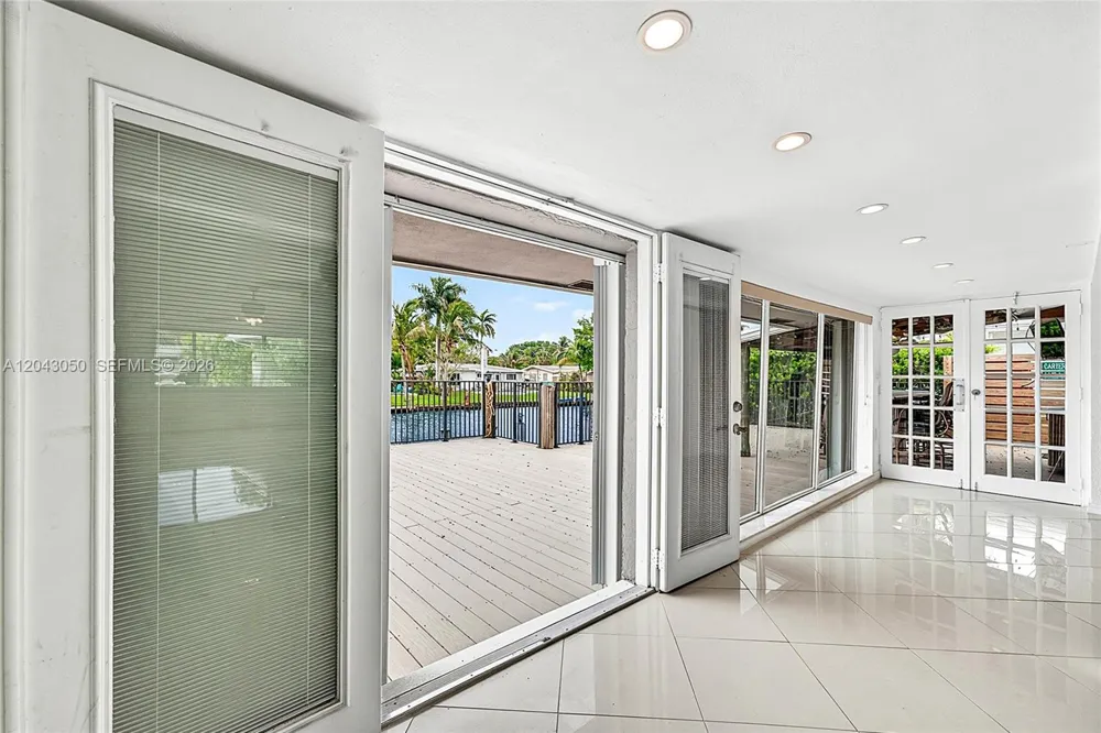 2832 NW 10th Ave Wilton Manors, FL 33311