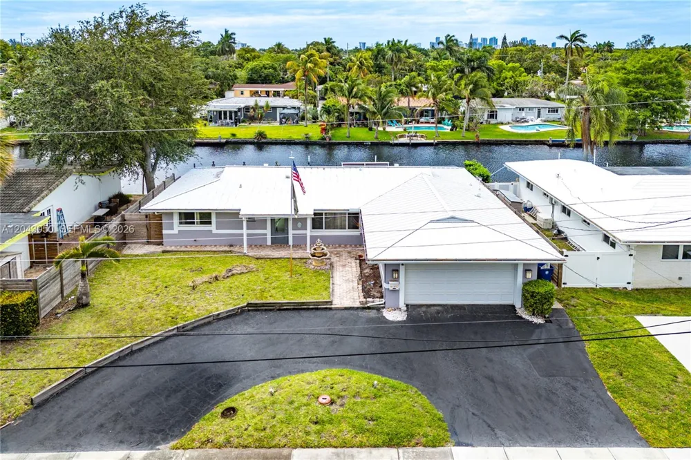 2832 NW 10th Ave Wilton Manors, FL 33311