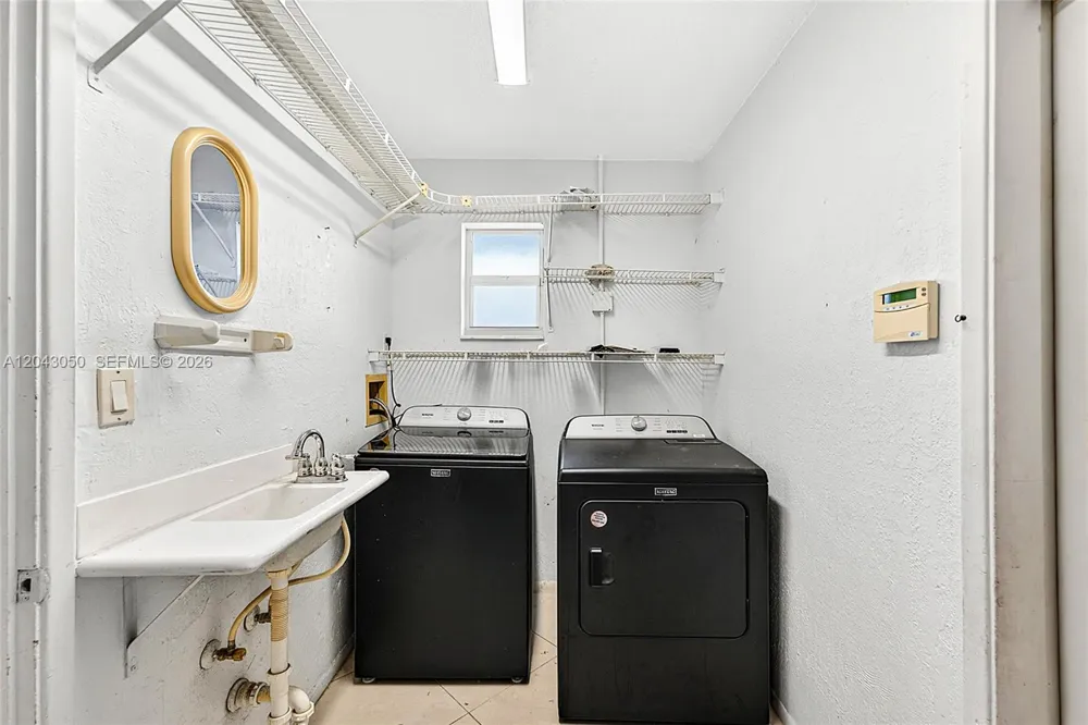 2832 NW 10th Ave Wilton Manors, FL 33311