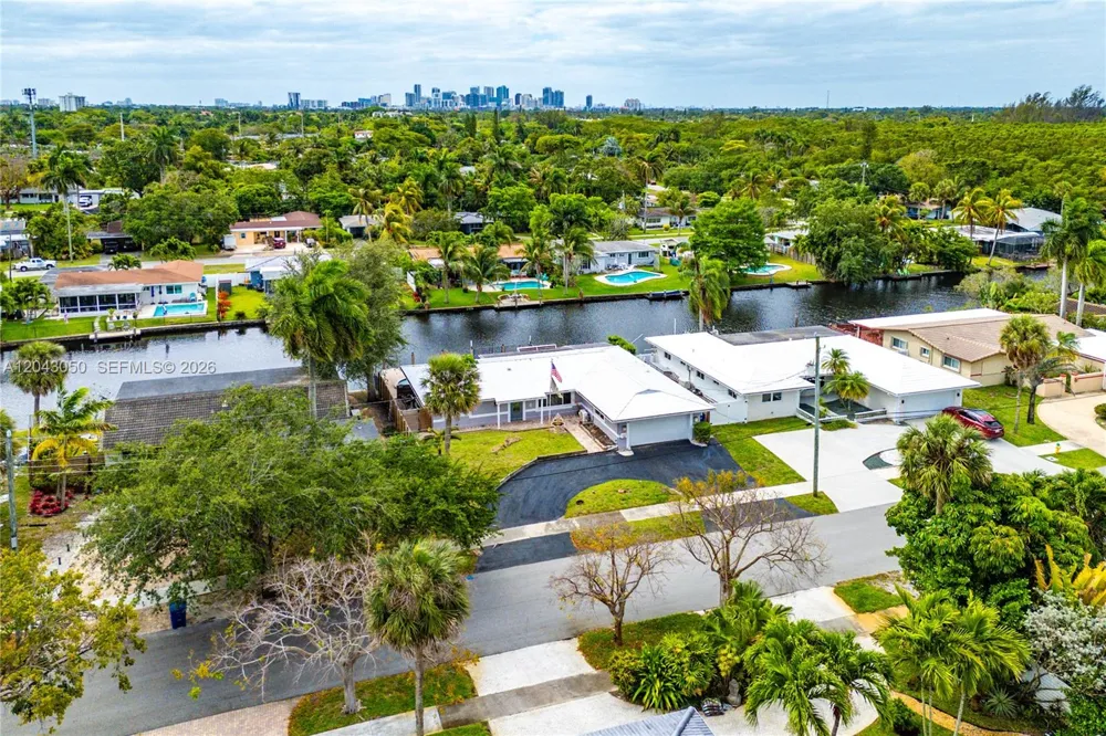 2832 NW 10th Ave Wilton Manors, FL 33311