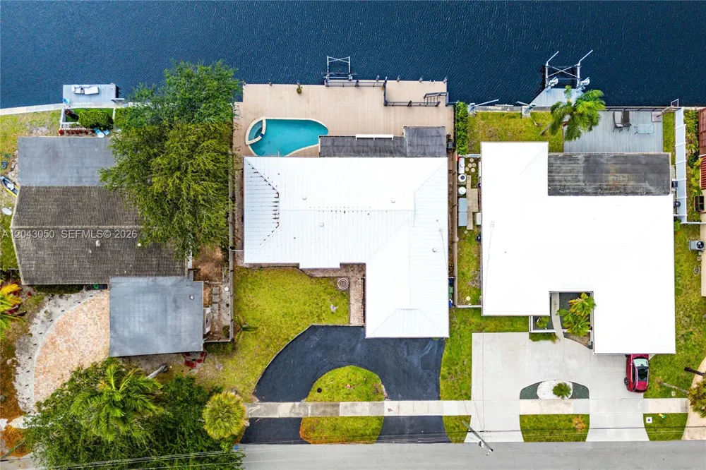 2832 NW 10th Ave Wilton Manors, FL 33311