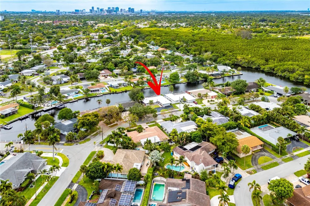 2832 NW 10th Ave Wilton Manors, FL 33311