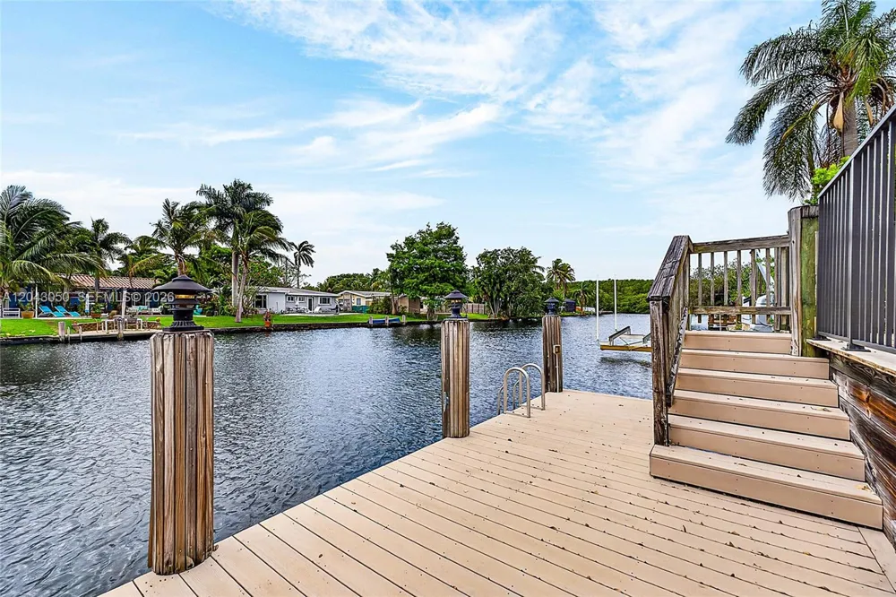 2832 NW 10th Ave Wilton Manors, FL 33311