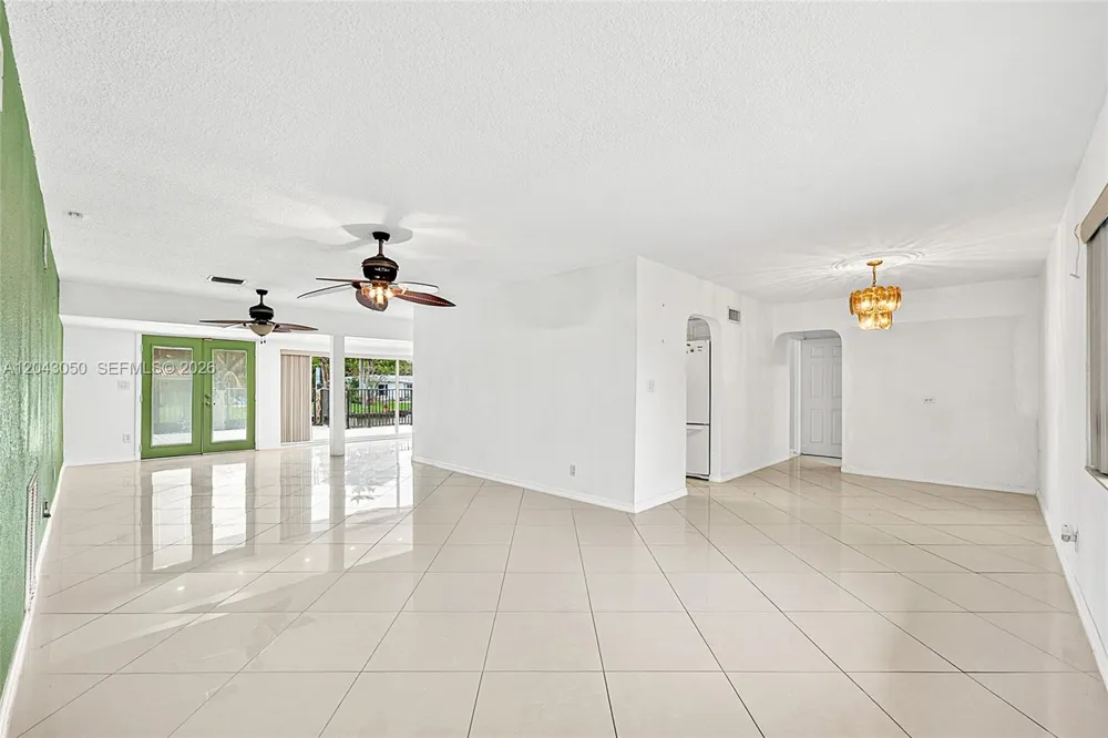 2832 NW 10th Ave Wilton Manors, FL 33311