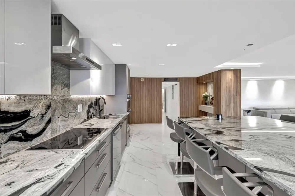 2751 S Ocean Dr #404N Hollywood, FL 33019