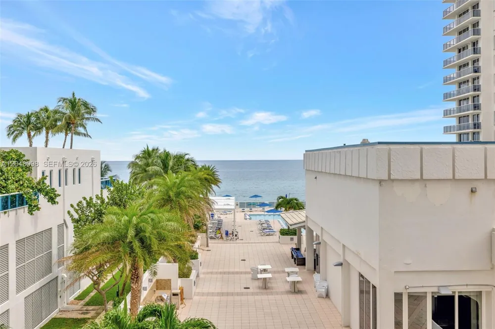 2751 S Ocean Dr #404N Hollywood, FL 33019