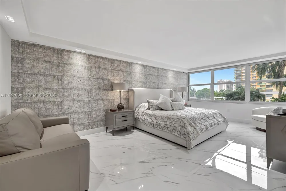 2751 S Ocean Dr #404N Hollywood, FL 33019