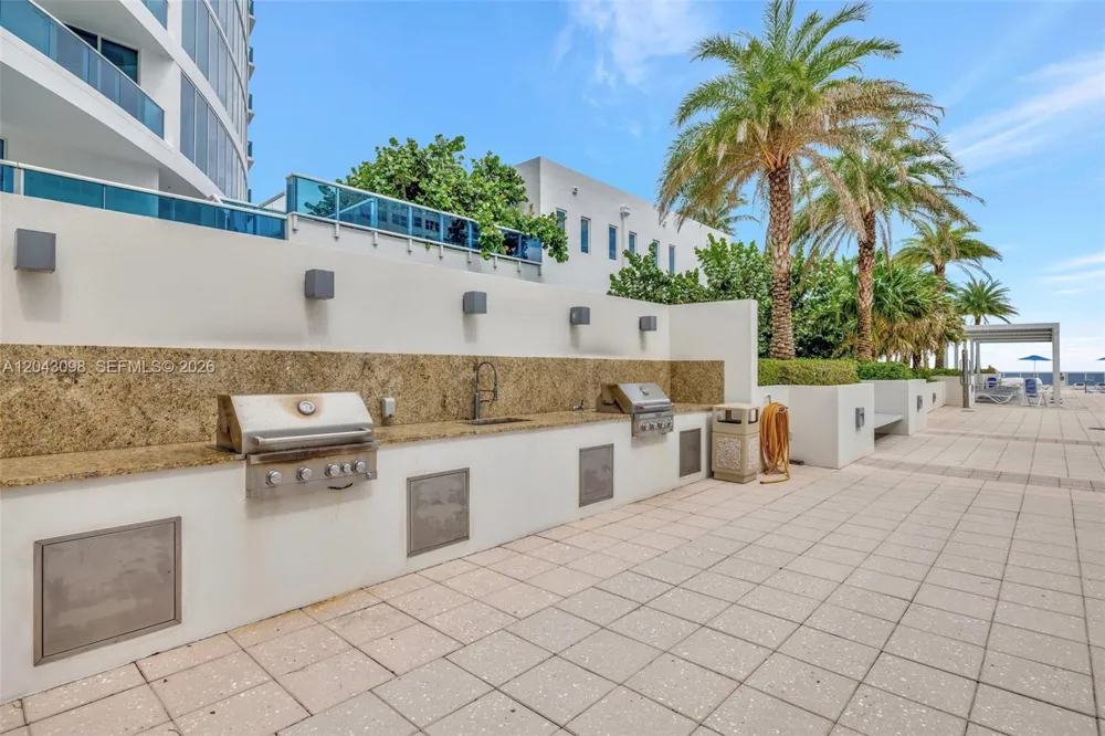 2751 S Ocean Dr #404N Hollywood, FL 33019