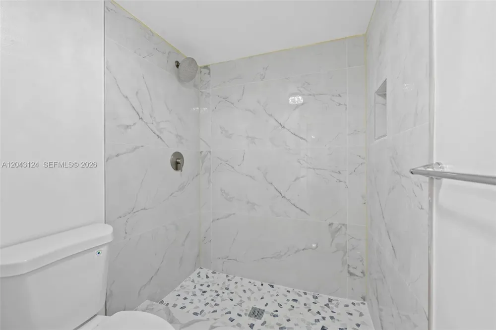 4025 Nob Hill Rd #301 Sunrise, FL 33351