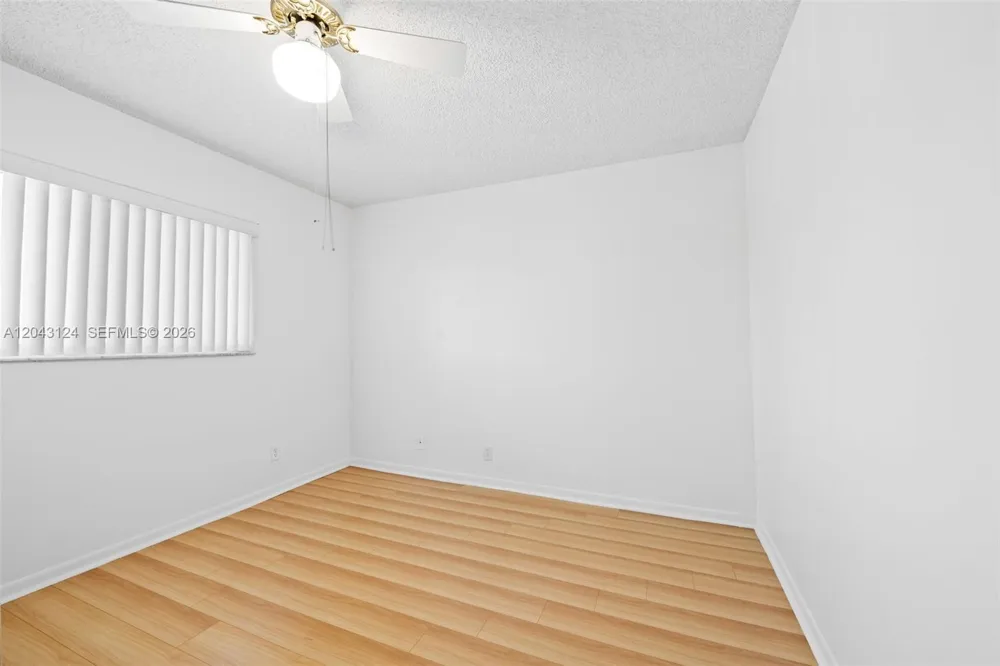 4025 Nob Hill Rd #301 Sunrise, FL 33351