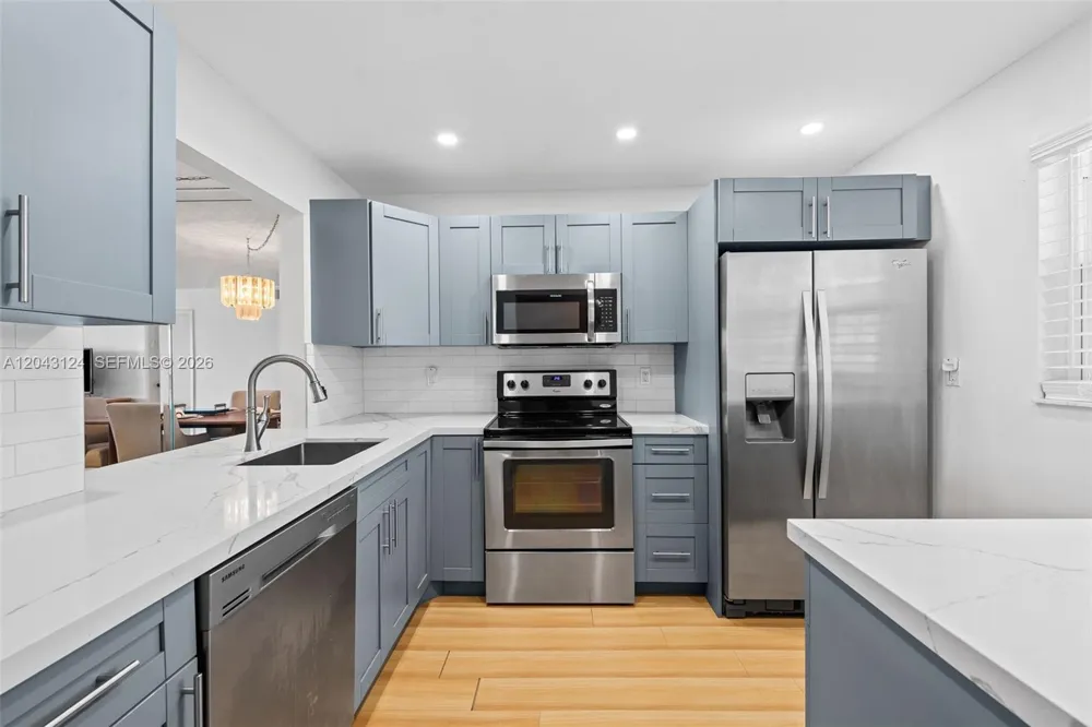 4025 Nob Hill Rd #301 Sunrise, FL 33351