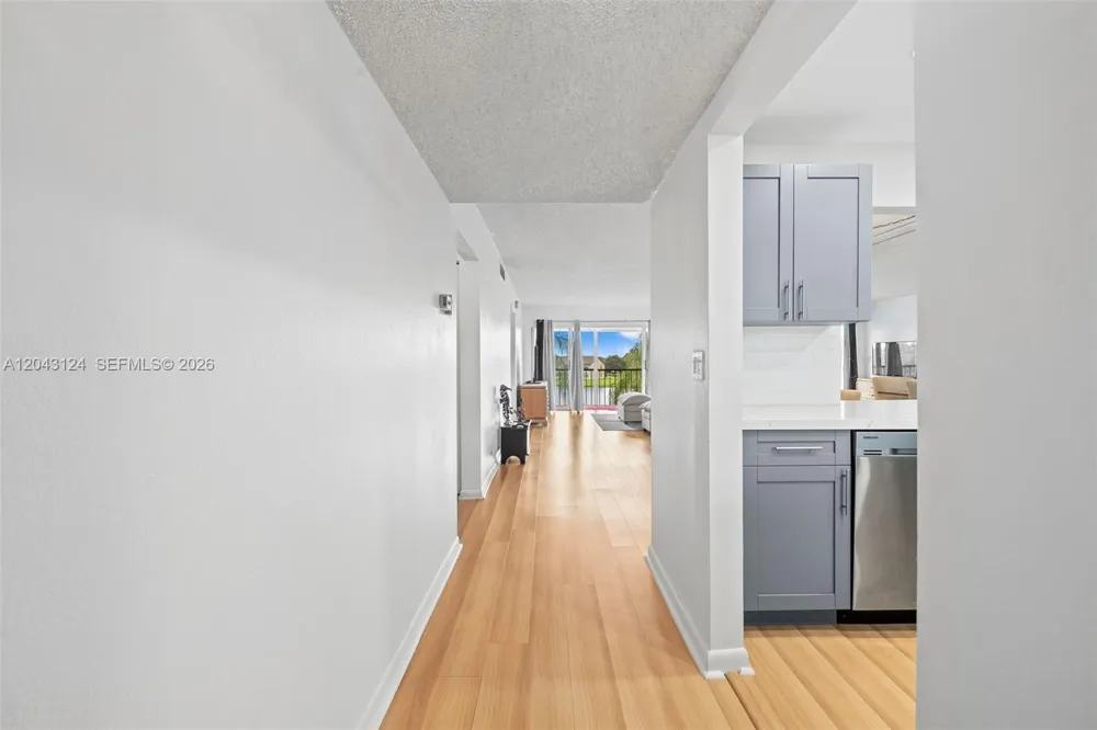 4025 Nob Hill Rd #301 Sunrise, FL 33351