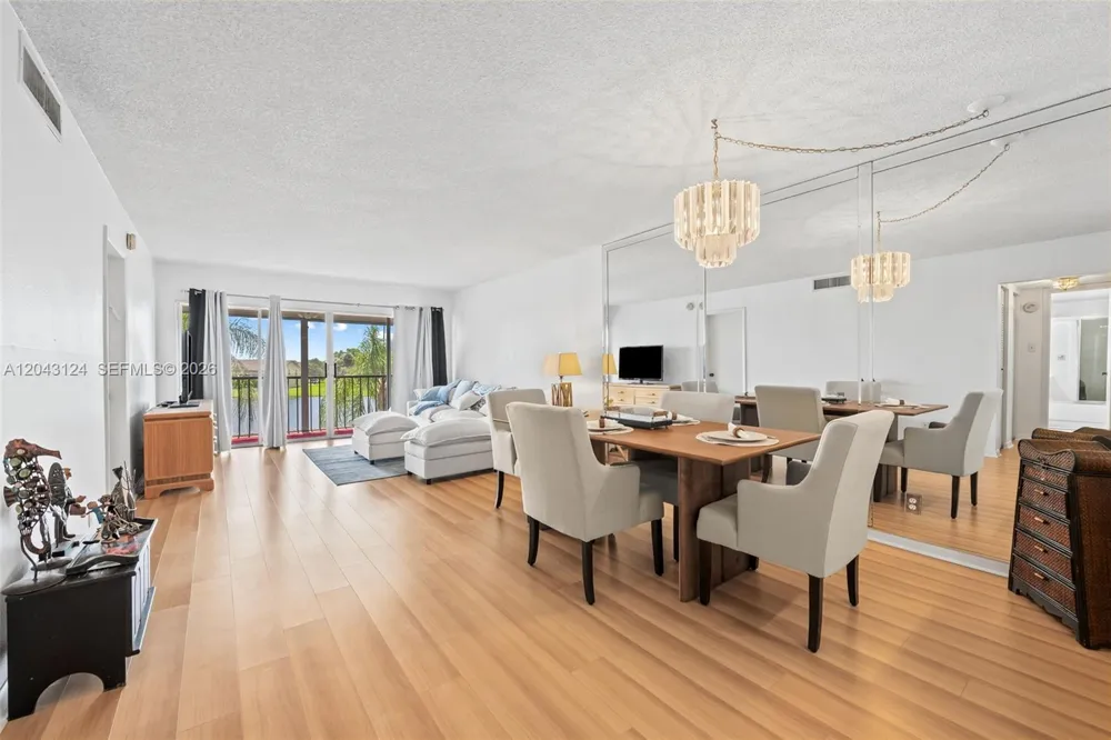 4025 Nob Hill Rd #301 Sunrise, FL 33351