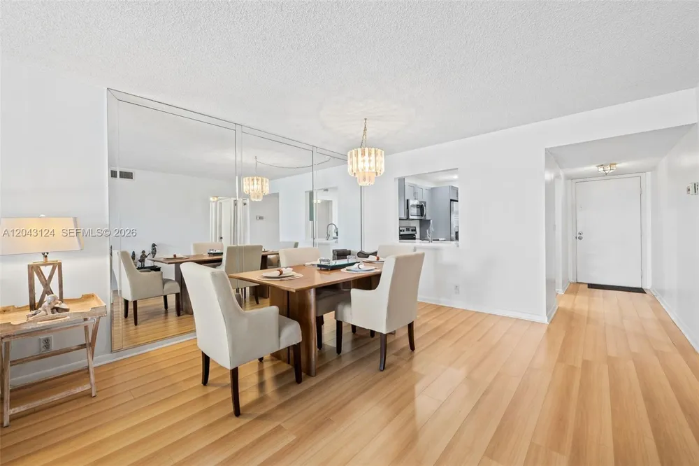 4025 Nob Hill Rd #301 Sunrise, FL 33351