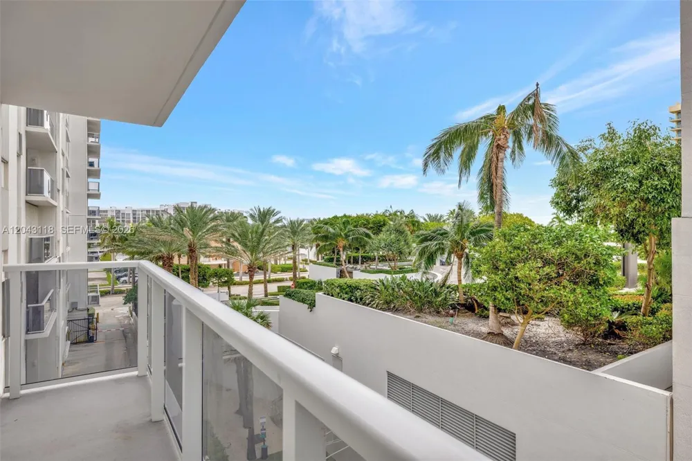 2751 S Ocean Dr #404N Hollywood, FL 33019