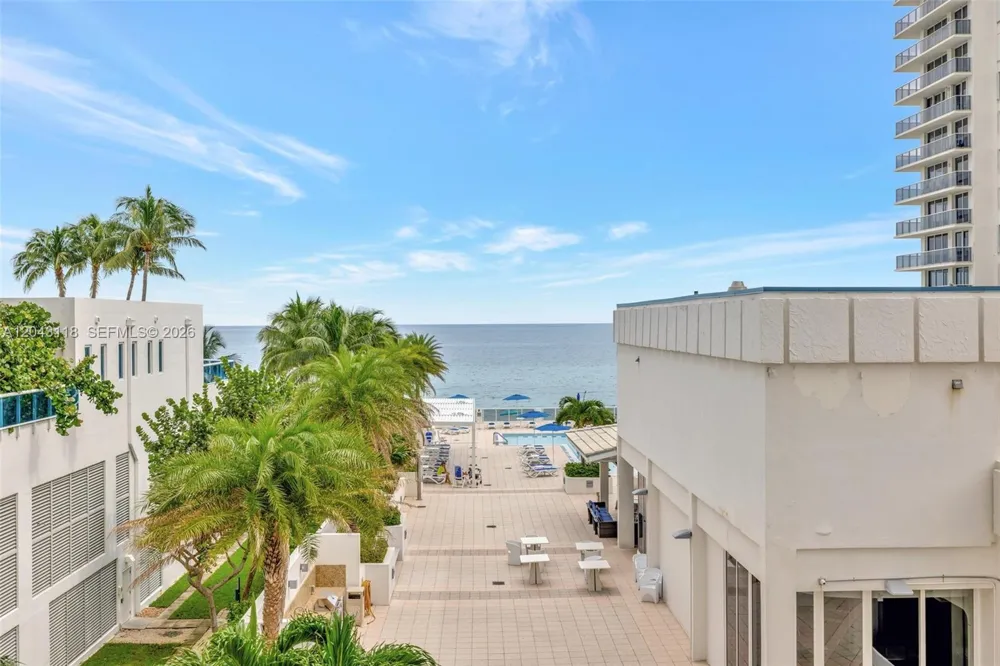 2751 S Ocean Dr #404N Hollywood, FL 33019