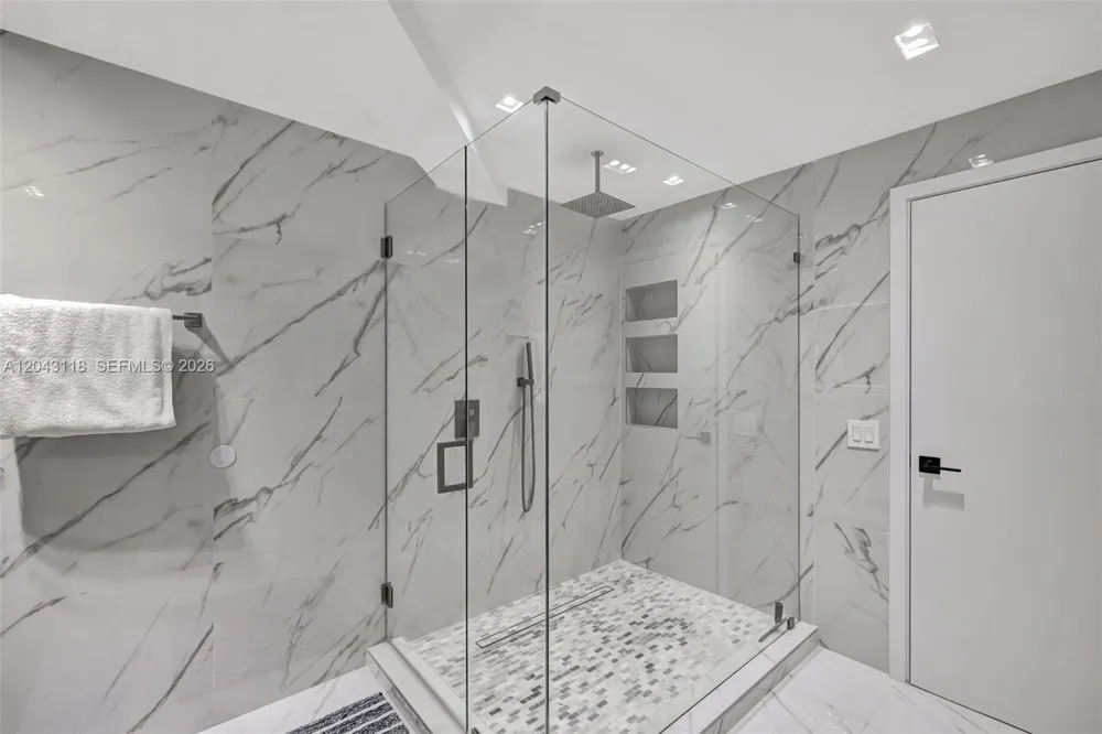 2751 S Ocean Dr #404N Hollywood, FL 33019