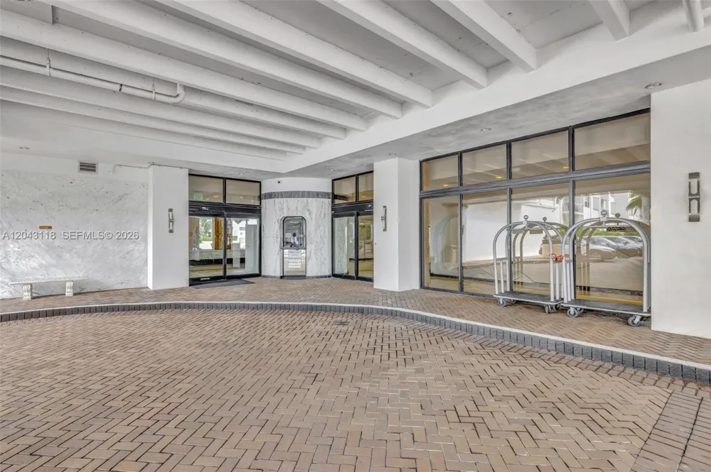 2751 S Ocean Dr #404N Hollywood, FL 33019