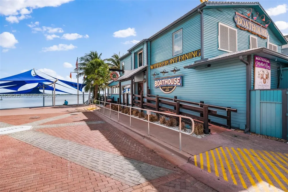 145 NE Edgewater Dr #4105 Hutchinson Island, FL 34996